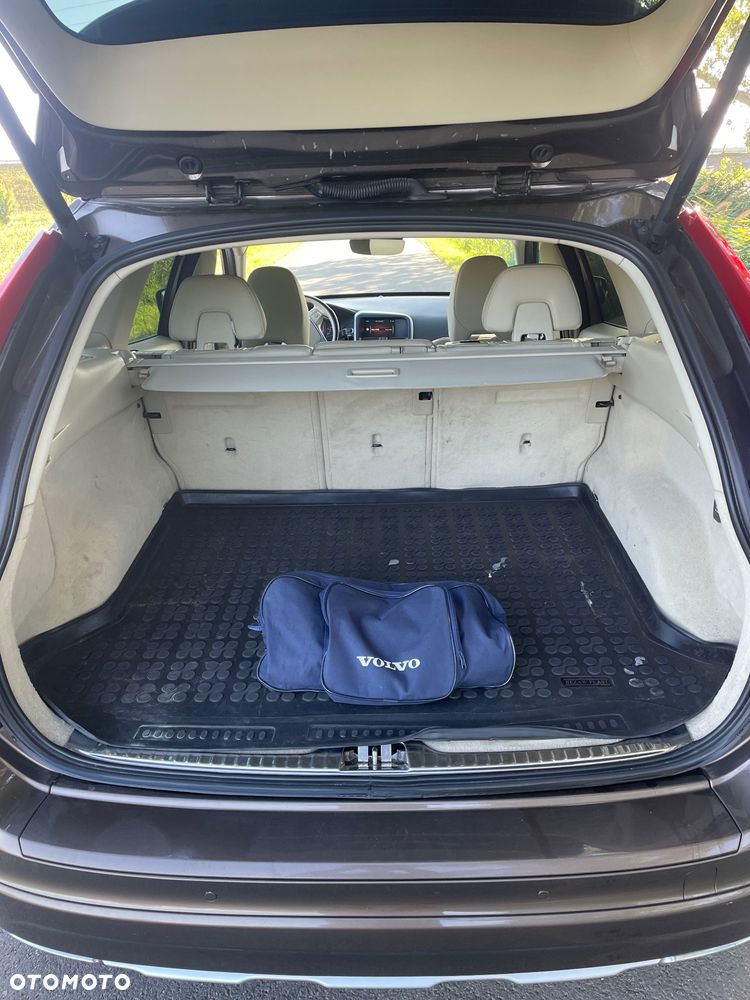 Volvo XC 60 D5 AWD Summum - 11