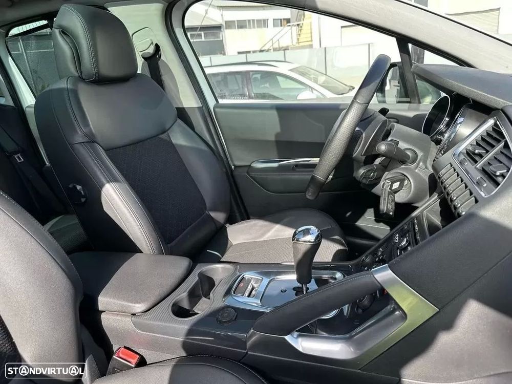 Peugeot 3008 1.6 e-HDi Allure 2-Tronic - 59
