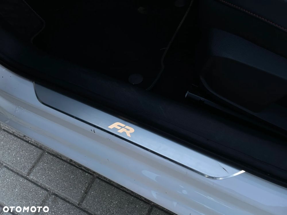 Seat Leon Sportstourer 2.0 TDI FR DSG - 36