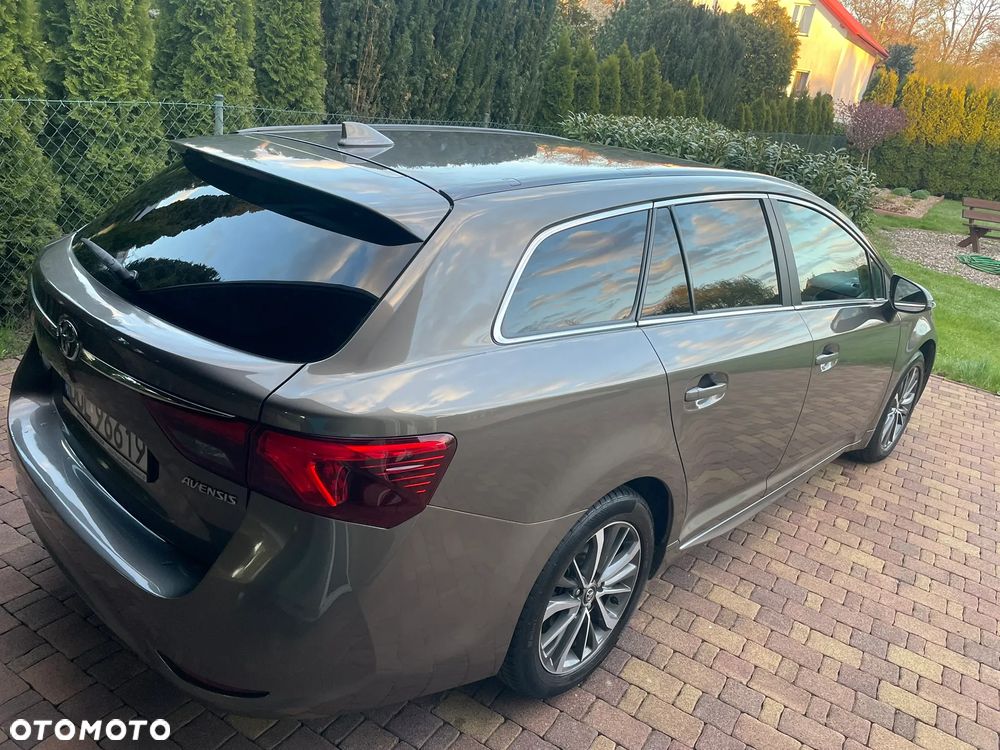 Toyota Avensis 1.8 Premium MS - 8