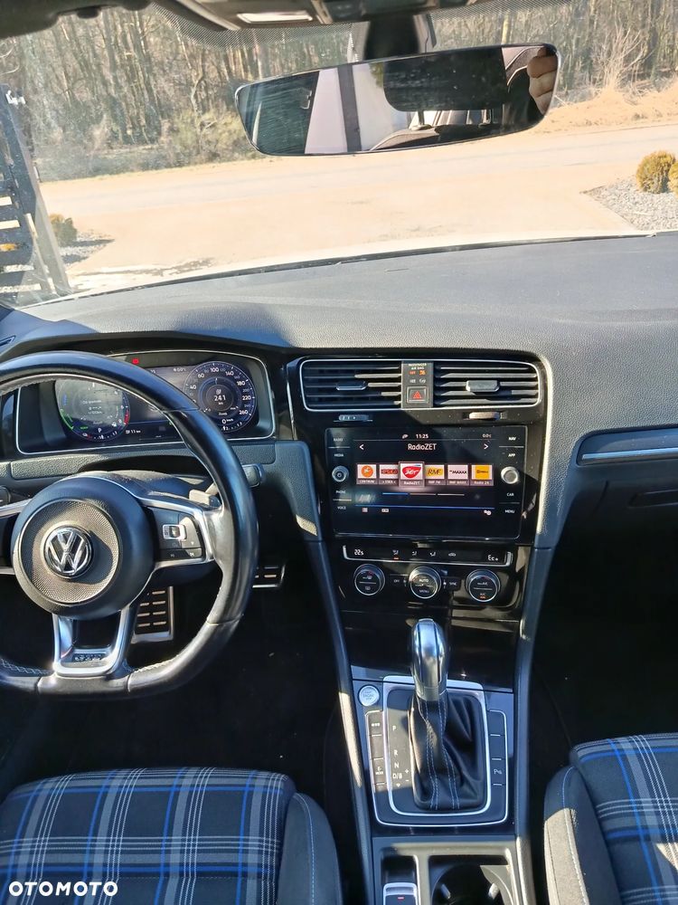 Volkswagen Golf - 19