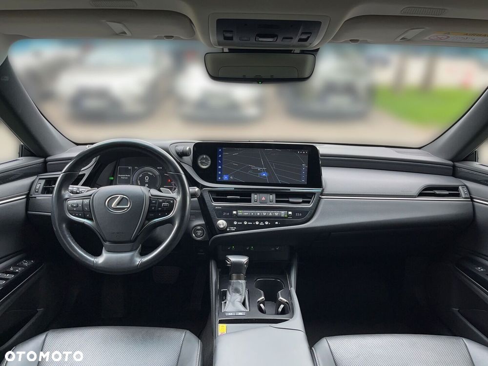 Lexus ES 300h Business Edition - 8