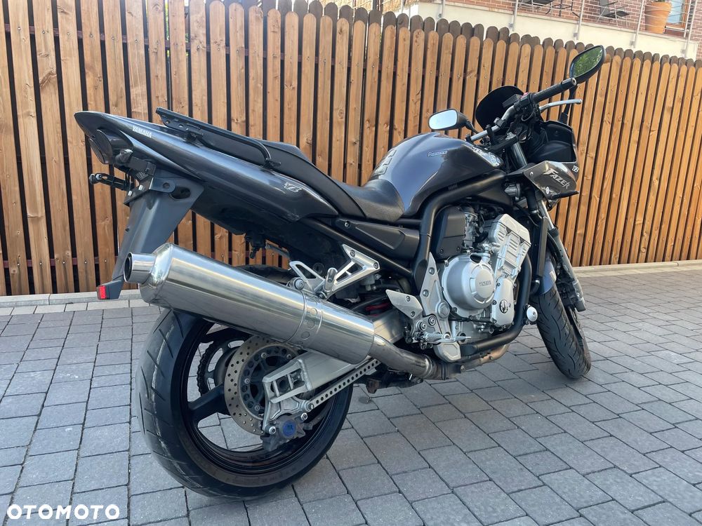 Yamaha FZS - 2