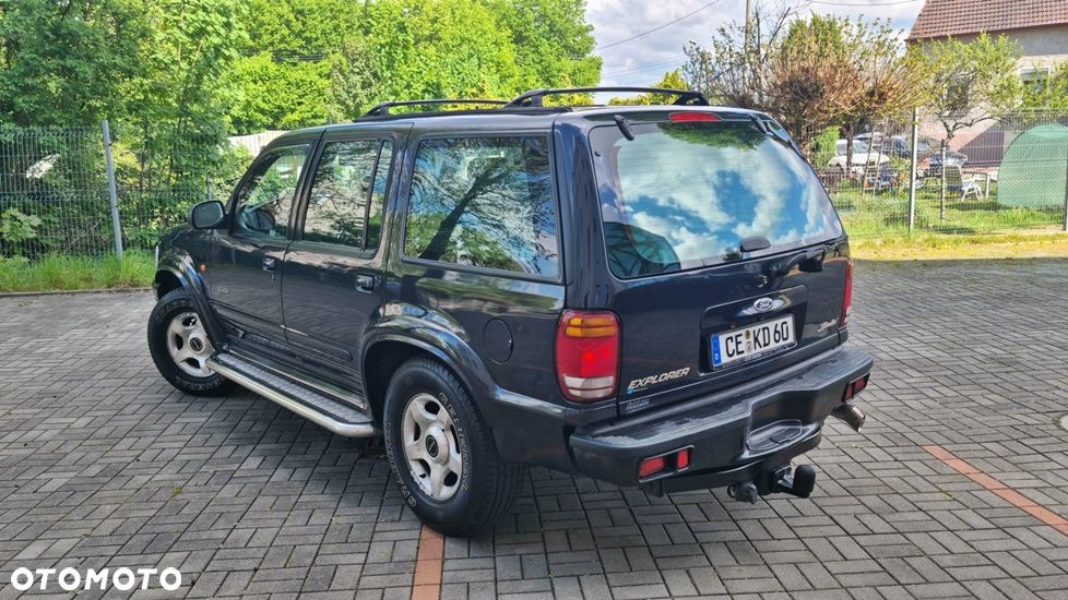 Ford Explorer - 4