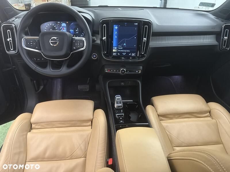Volvo XC 40 - 22
