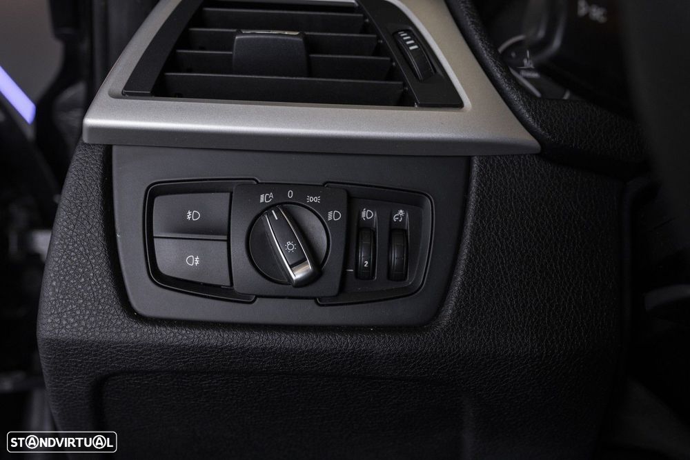 BMW 316 d Pack M - 16