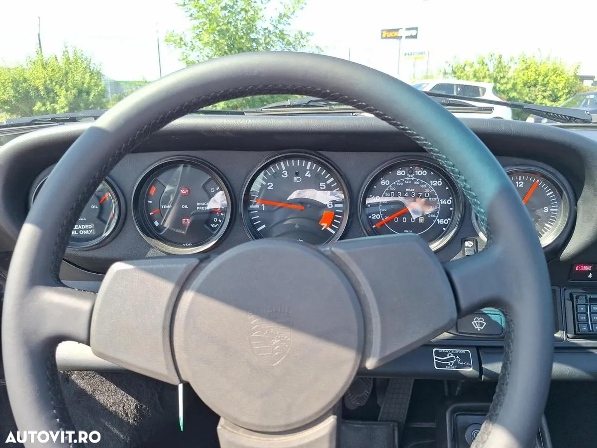 Porsche 911 - 9