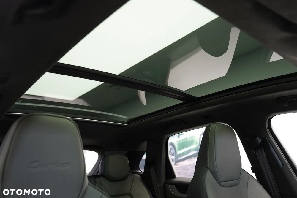 Porsche Cayenne Turbo E-Hybrid PHEV - 27