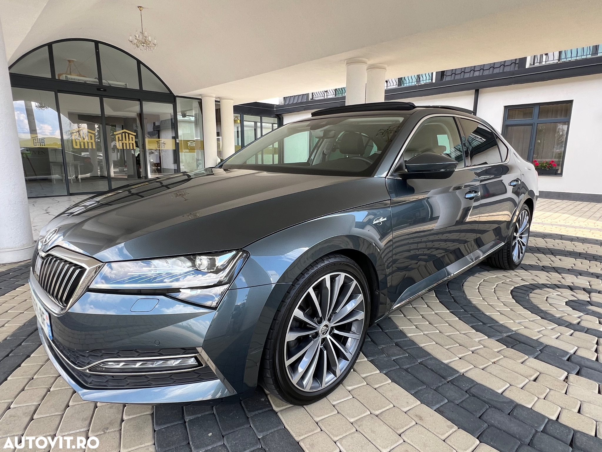 Skoda Superb 2.0 TDI DSG Laurin & Klement - 15