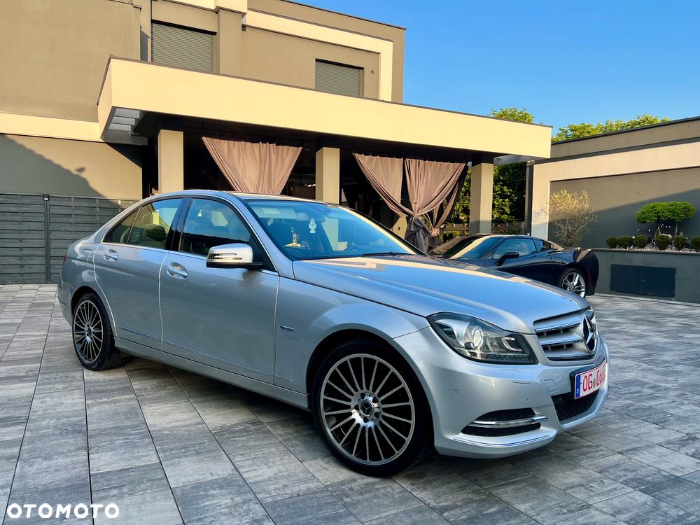Mercedes-Benz Klasa C 220 CDI BlueEff 4-Matic Avantgarde - 2