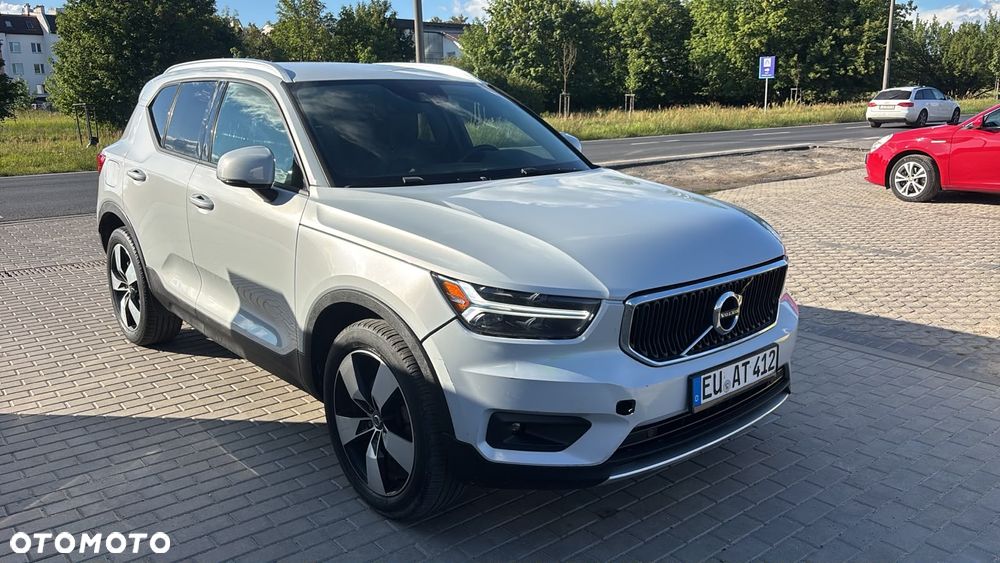 Volvo XC 40 T4 AWD Geartronic Momentum Pro - 1