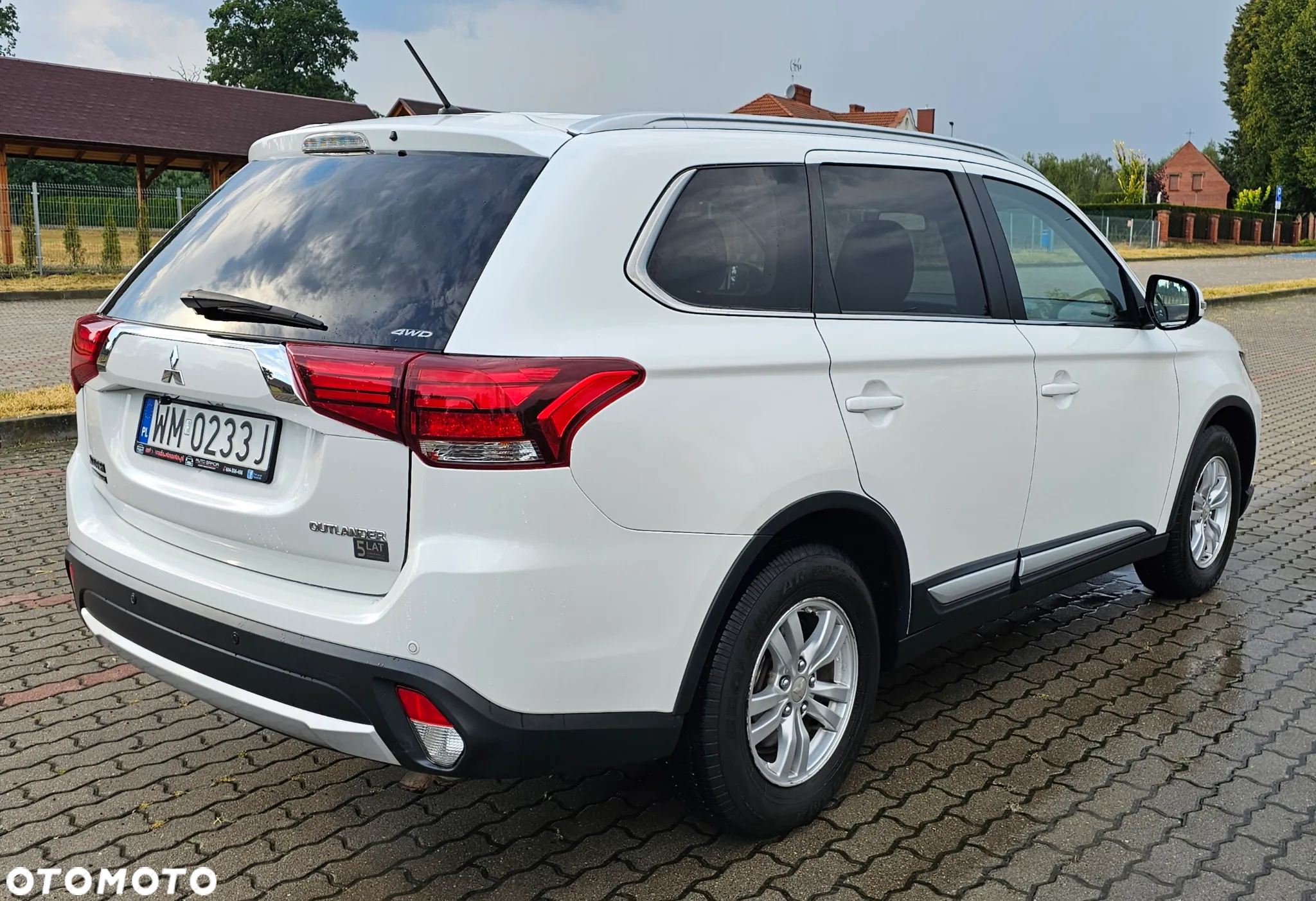 Mitsubishi Outlander 2.0 Instyle Navi 4WD CVT - 6