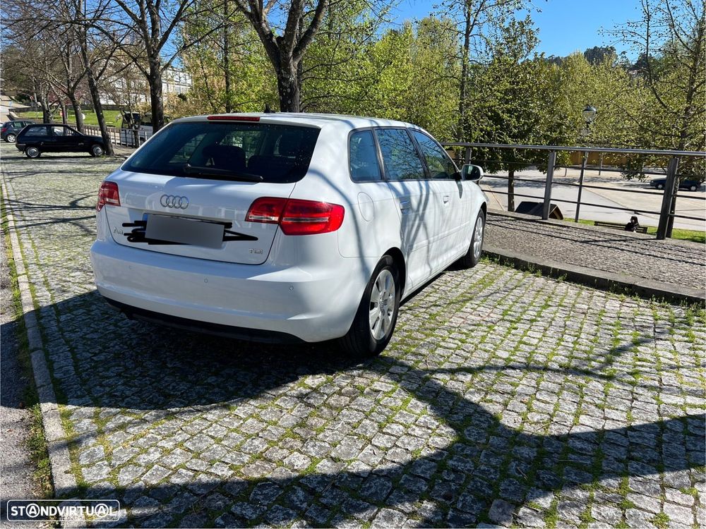 Audi A3 Sportback 1.6 TDI DPF Attraction - 2