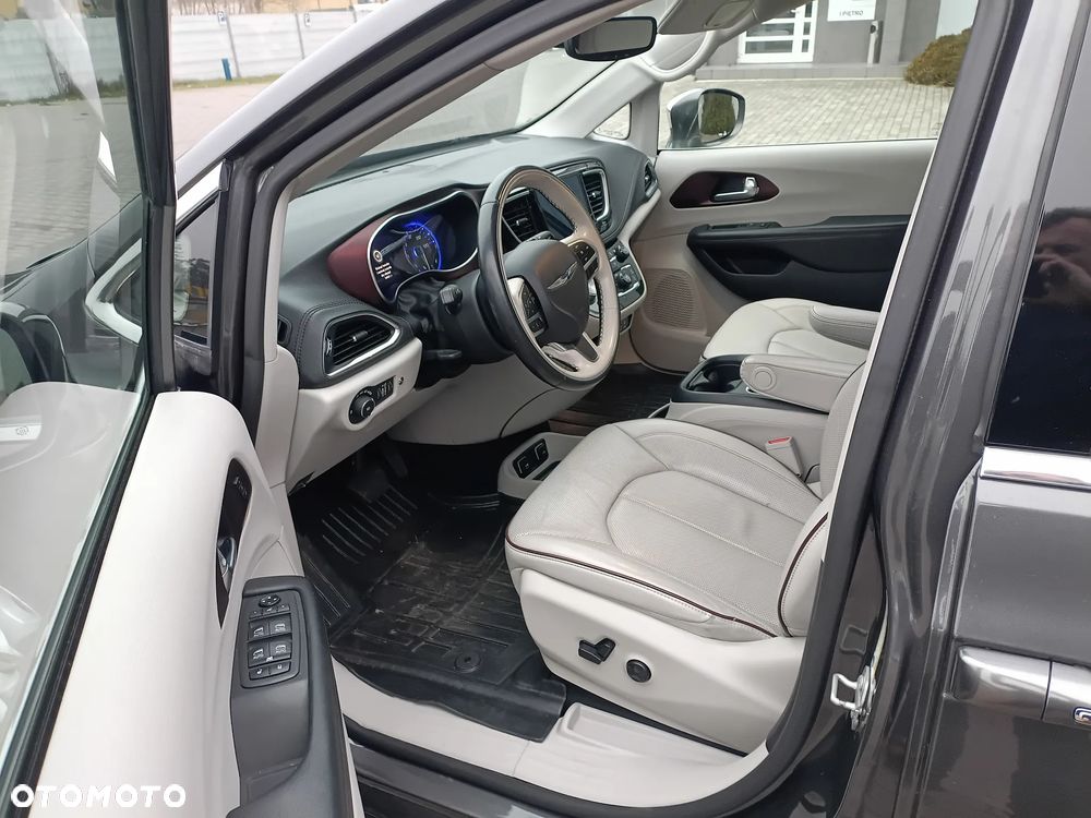 Chrysler Pacifica - 10