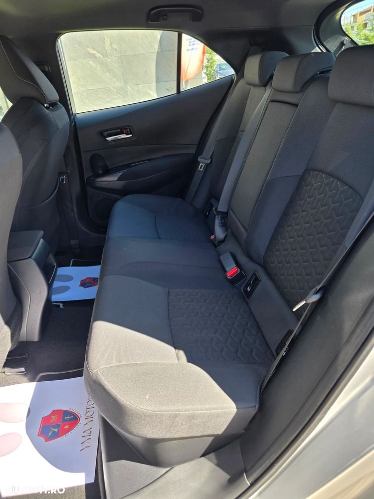 Toyota Corolla 1.8 Business Edition - 17