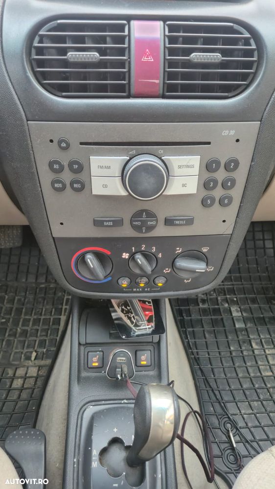 Opel Corsa ver-1-2i-easytronic-comfort - 5