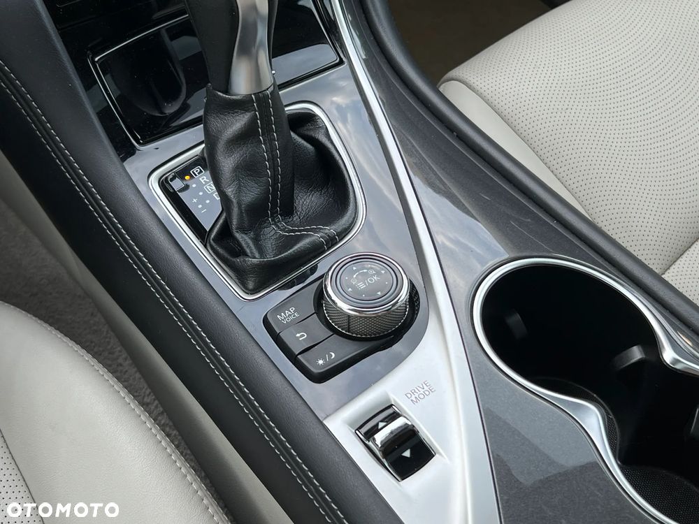 Infiniti Q50 - 16
