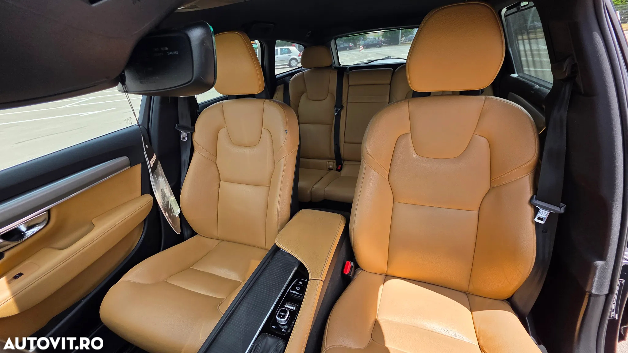 Volvo V90 D4 Geartronic Momentum Pro - 24
