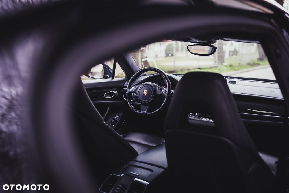 Porsche Panamera Turbo Executive - 31