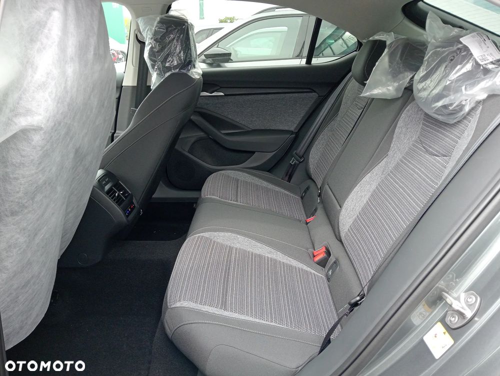 Skoda Superb 1.5 TSI mHEV Drive DSG - 5