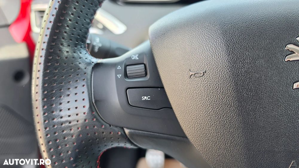 Peugeot 2008 1.2 PureTech Turbo GT-Line - 13