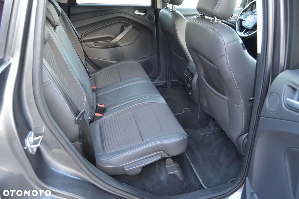 Ford Kuga 1.5 EcoBoost 2x4 Titanium - 33