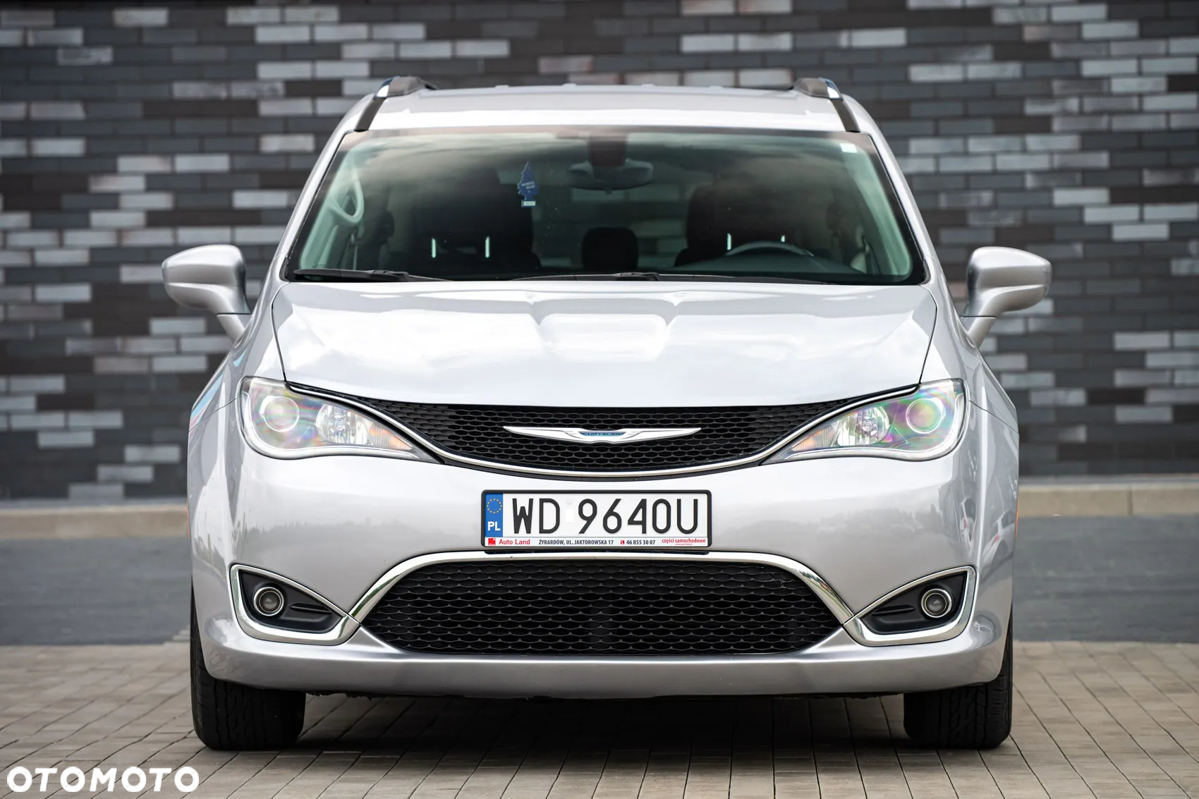 Chrysler Pacifica - 6