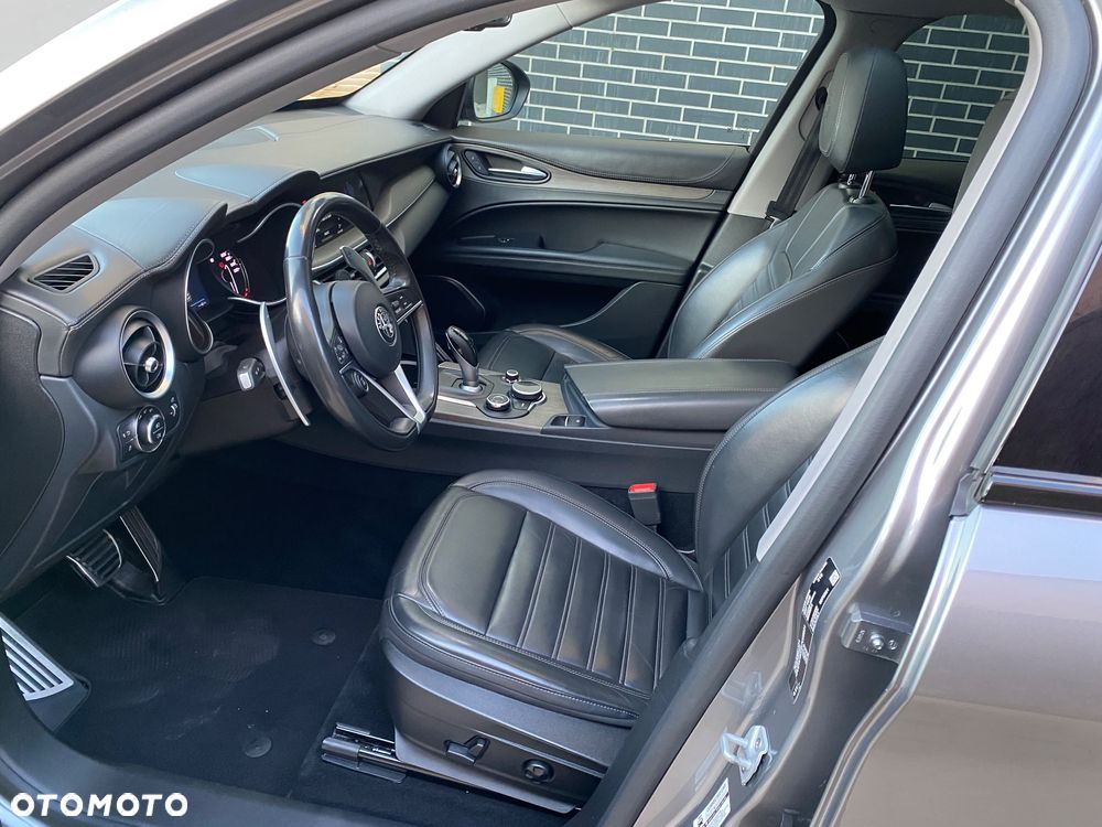 Alfa Romeo Stelvio 2.2 16V AT8-Q4 Executive - 9