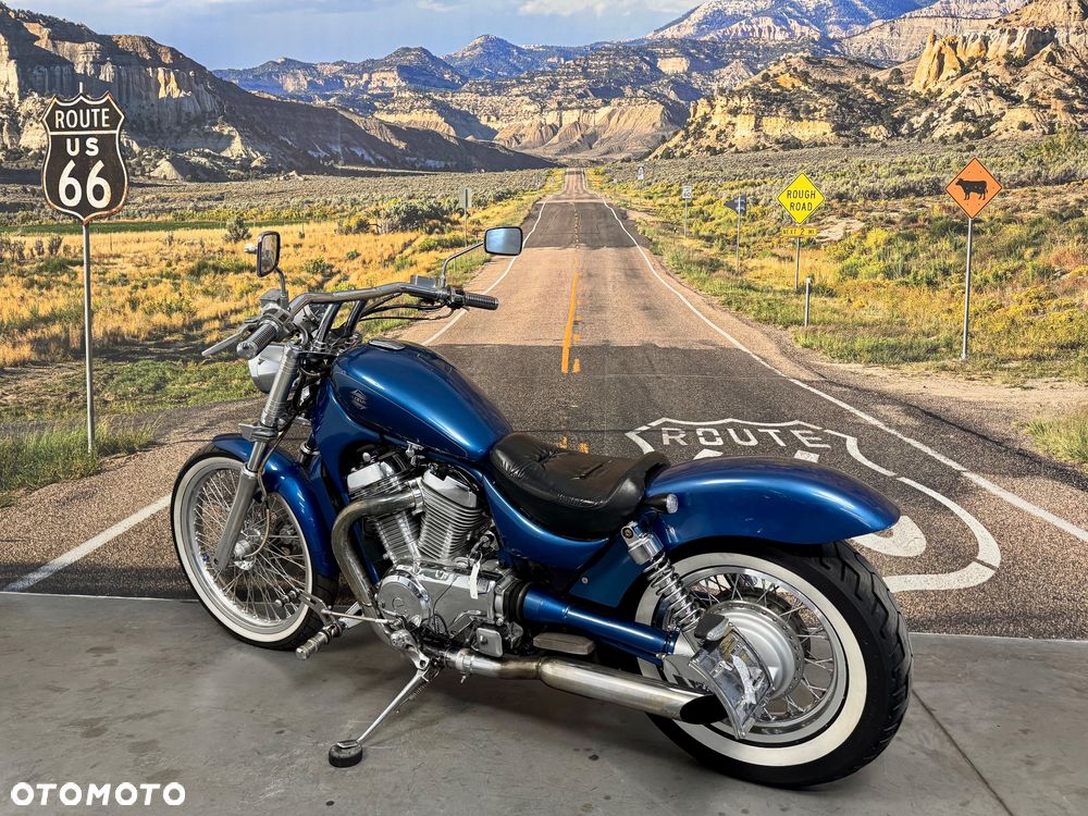 Suzuki Intruder - 8