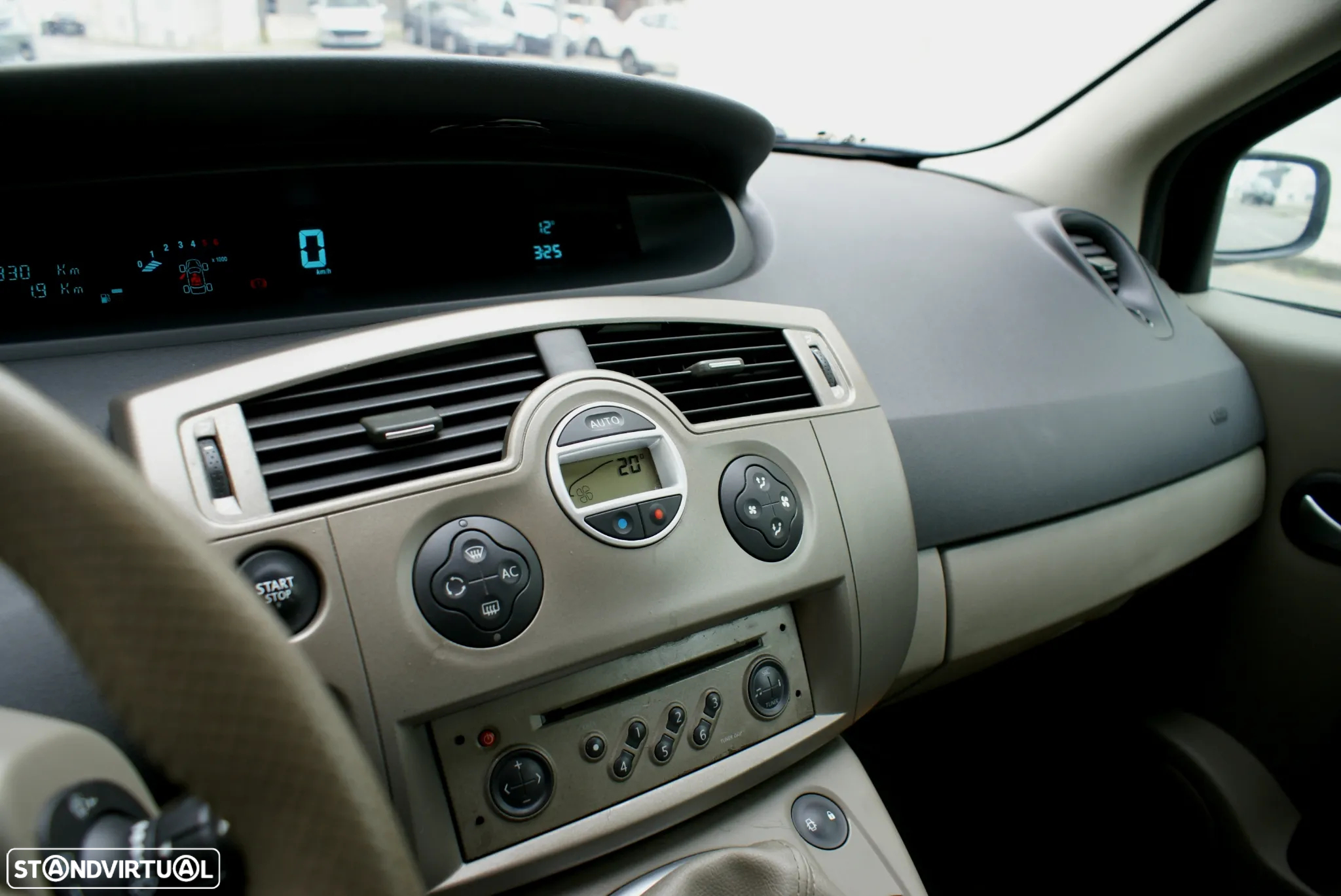 Renault Scénic 1.5 dCi Confort Privilége - 14