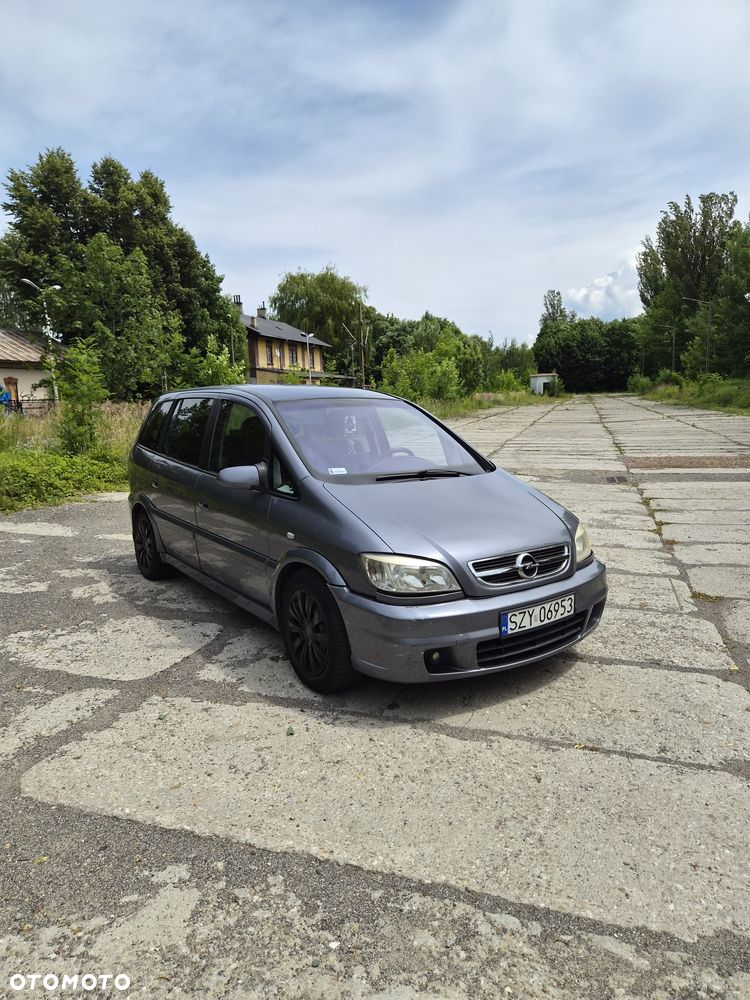 Opel Zafira - 1