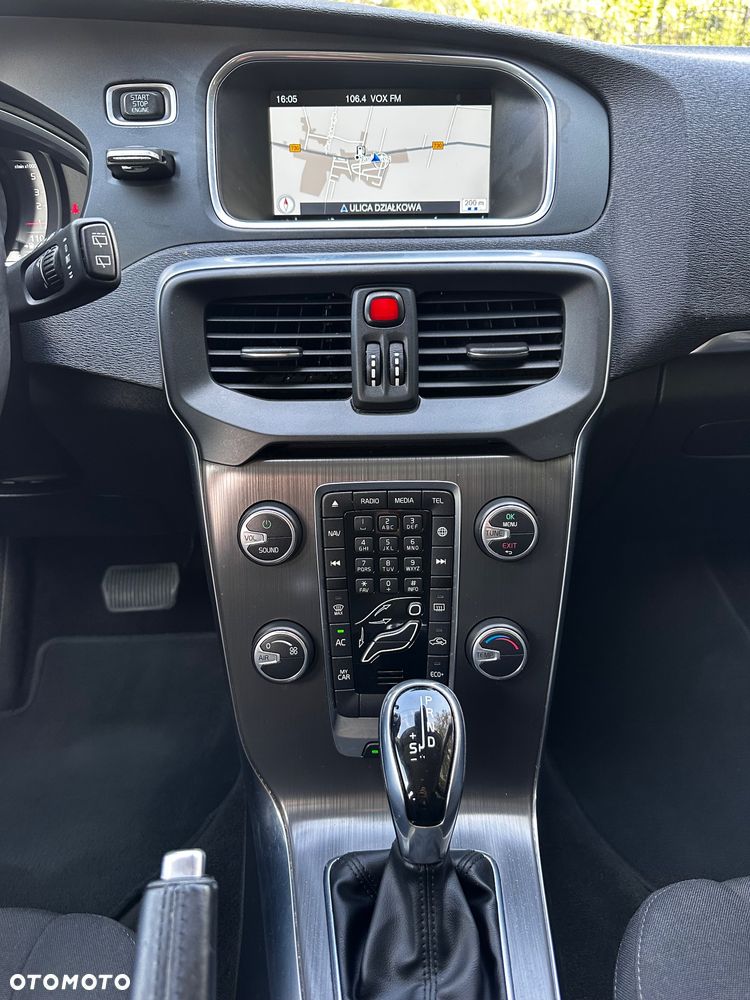 Volvo V40 D2 Momentum - 30