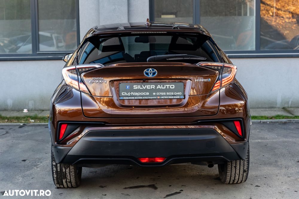 Toyota C-HR Hybrid Lounge - 16