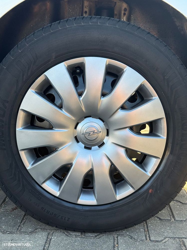 Opel Astra Sports Tourer - 11
