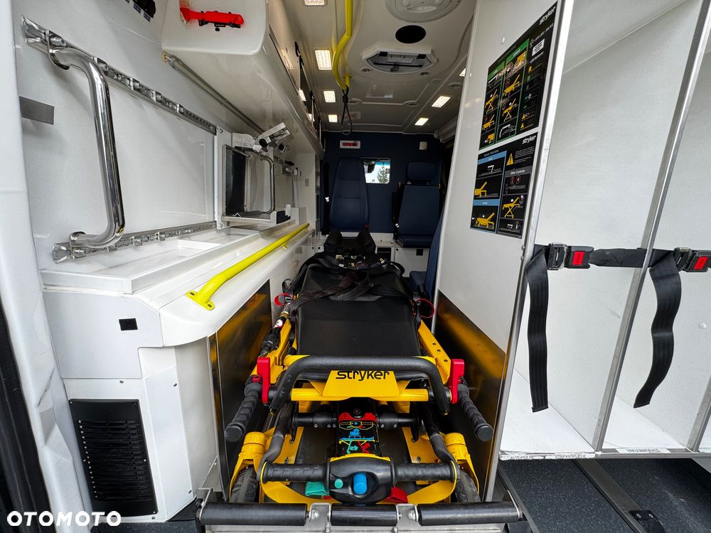 Mercedes-Benz Sprinter - 19