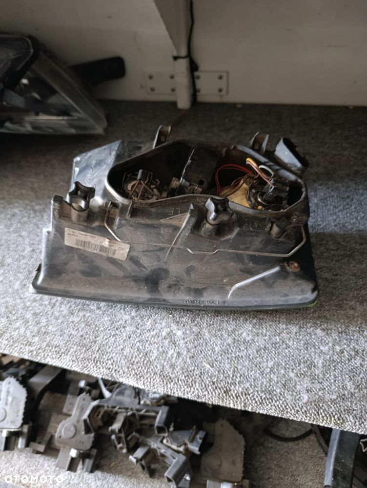 IVECO DAILY 1999-2006 REFLEKTOR LAMPA PRZEDNIA LEWA 500307755 OE - 2