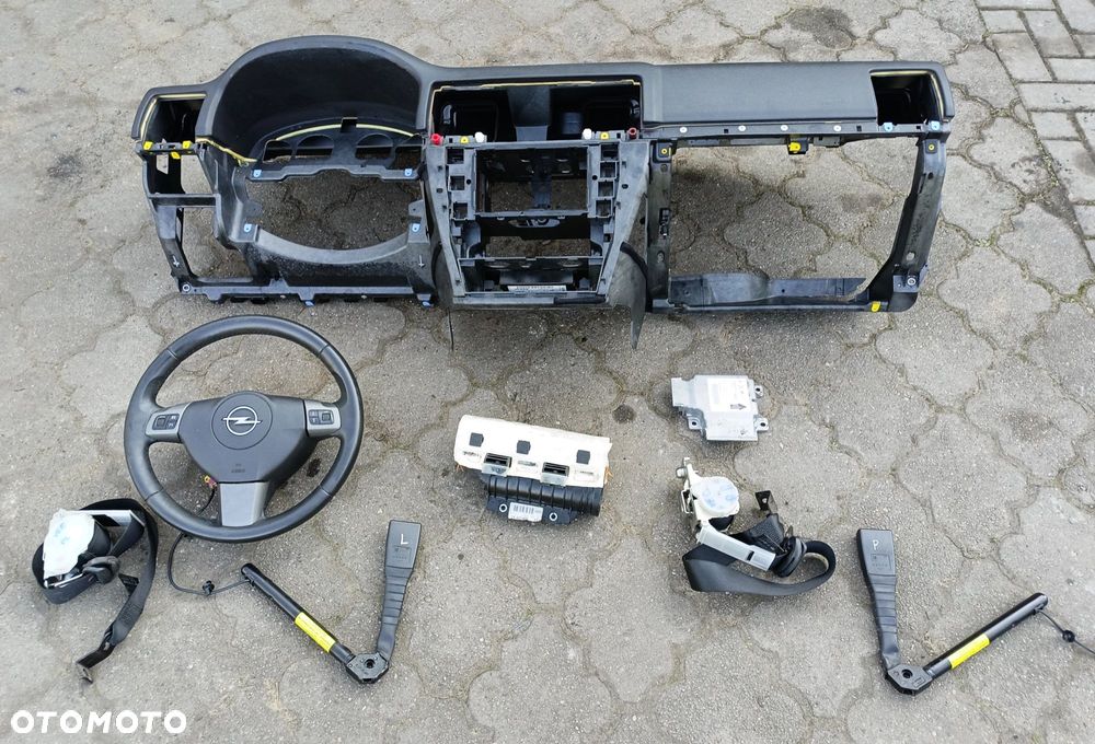 .Vectra C deska rozdzielcza poduszka napinacz EU lift Signum Opel