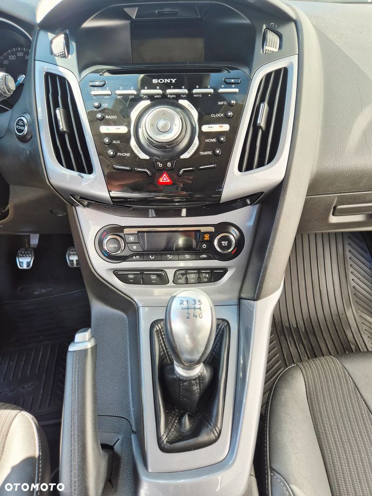 Ford Focus 1.0 EcoBoost Titanium - 11
