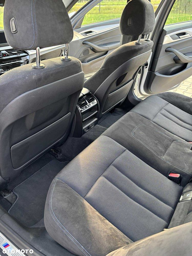 BMW Seria 5 518d M Sport - 11