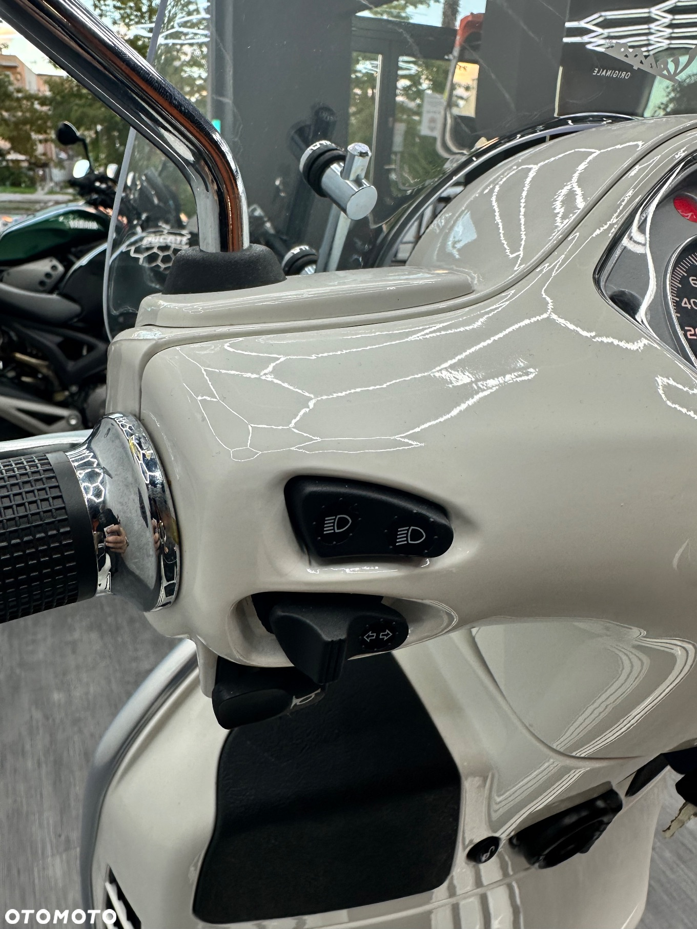 Vespa GTS - 25