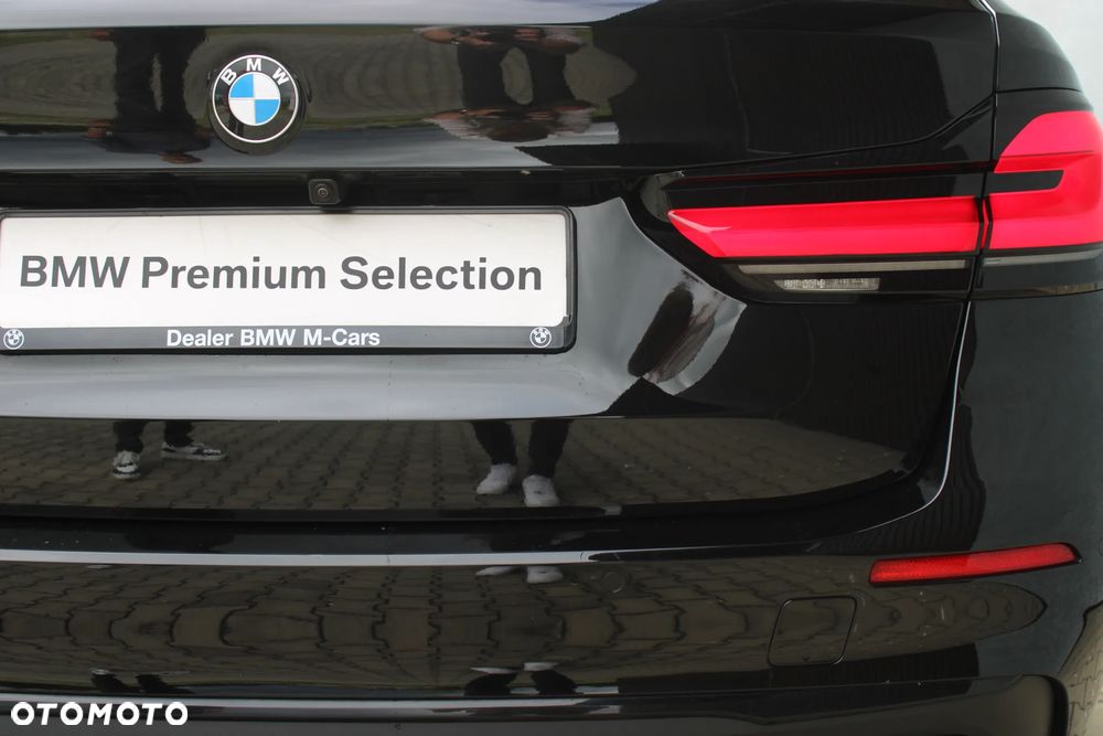 BMW Seria 5 530i xDrive mHEV - 12