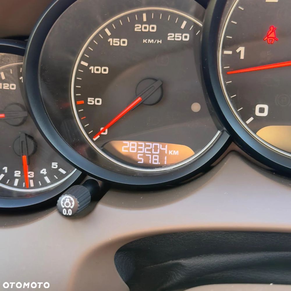 Porsche Cayenne Diesel Platinum Edition - 24