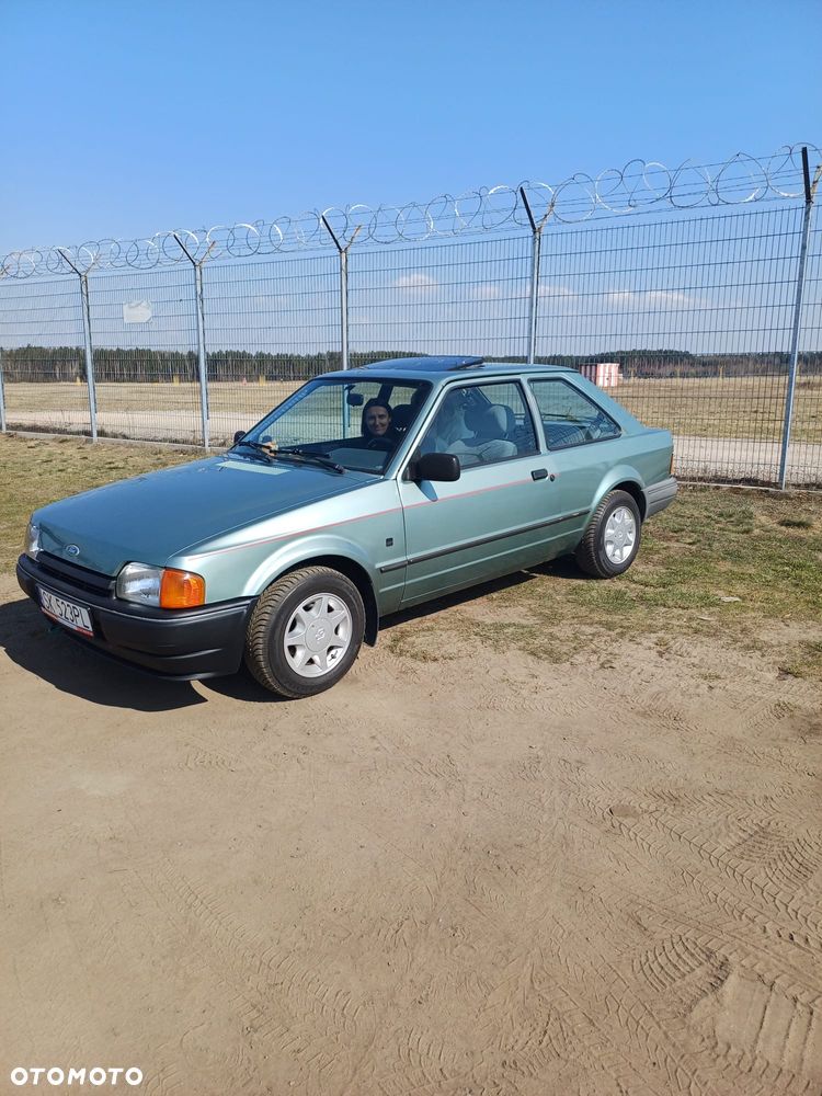 Ford Escort 1.3 C - 1