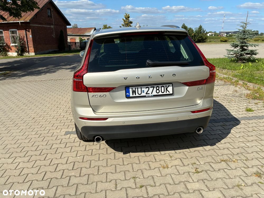 Volvo XC 60 D4 Momentum - 8