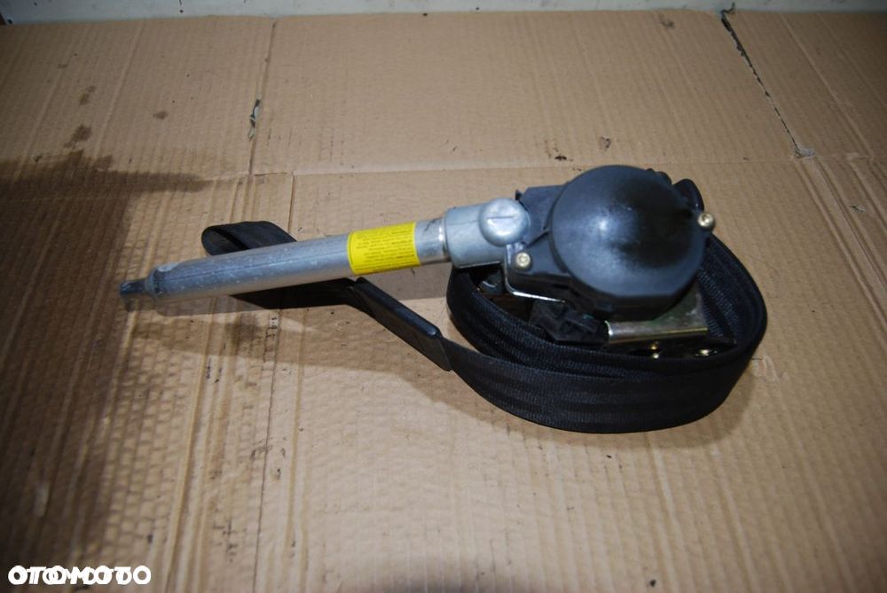 PAS BEZPIECZEŃSTWA PRAWY LEWY PRZÓD 895857706BK 895857705BK AUDI A3 8L - 5