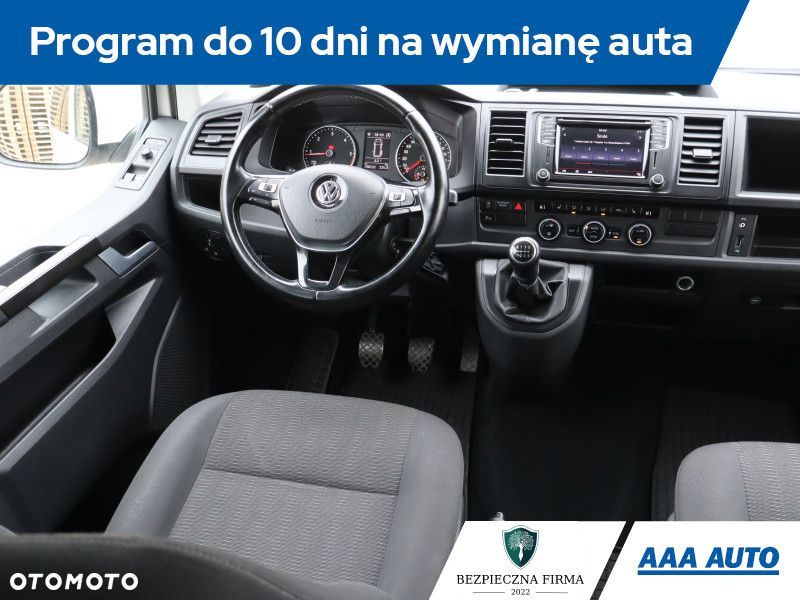 Volkswagen Caravelle - 9