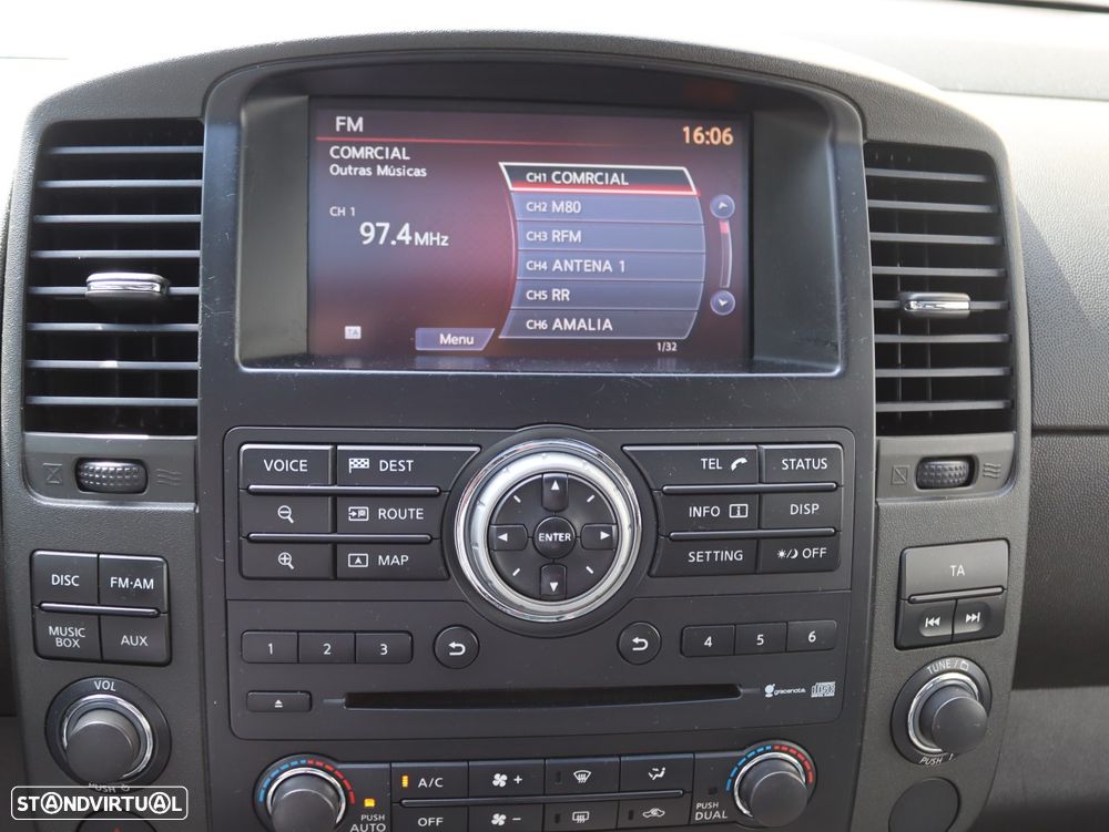 Nissan Navara 3.0 dCi V6 CD LE AT 4WD - 34