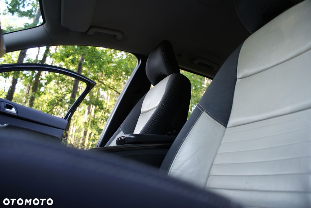 Volvo V50 2.0D R-Design Momentum - 17