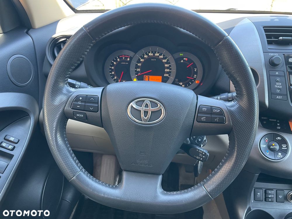 Toyota RAV4 2.0 VVT-i Premium - 24