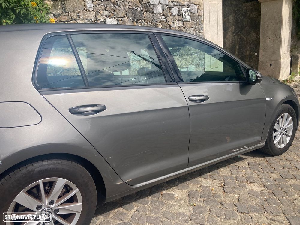 VW Golf 1.6 TDi BlueMotion Confortline - 6